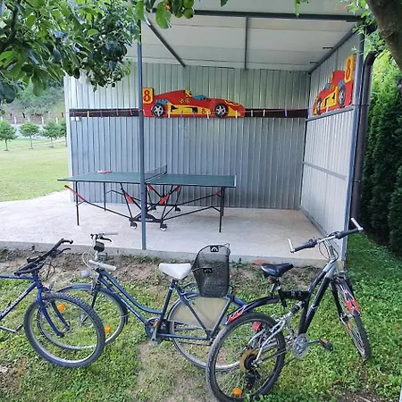 Kamp Kucica Trokrevetna Campsite *